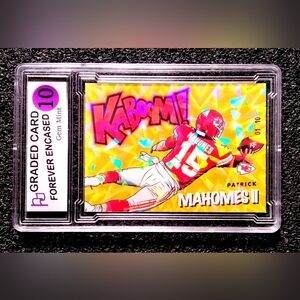 Patrick Mahomes Cracked Ice Holographic KABOOM Gold Football Card Rare